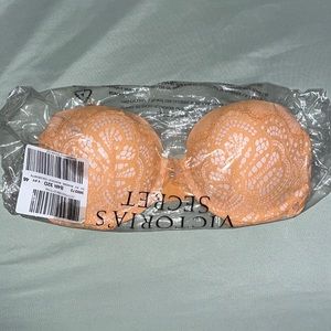 NWT Victoria’s Secret Dream Angels Push Up Bra 32D